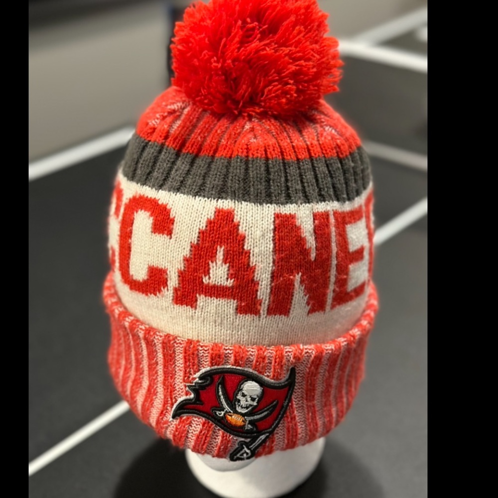 Tampa Bay Buccaneers Cold Weather Pom Knit